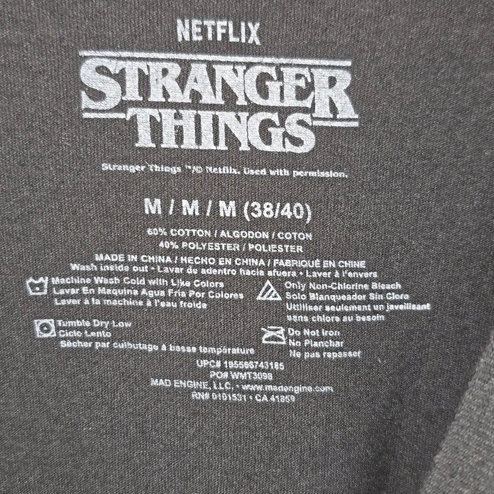 Netflix Stranger Things Hellfire Club Short Sleeve Tee Shirt Men's Size Medium - Picture 4 of 5